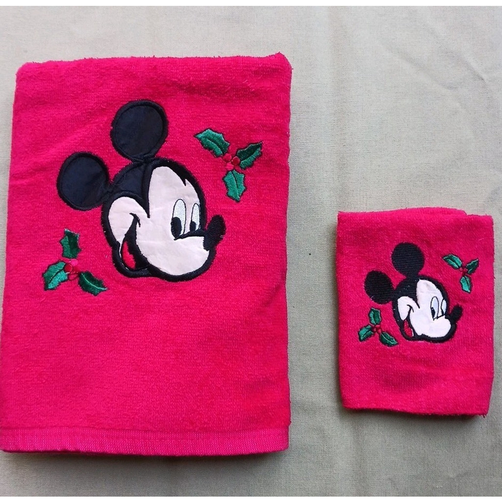 Walt Disney Mickey Mouse Christmas Hand Towel Vintage Red